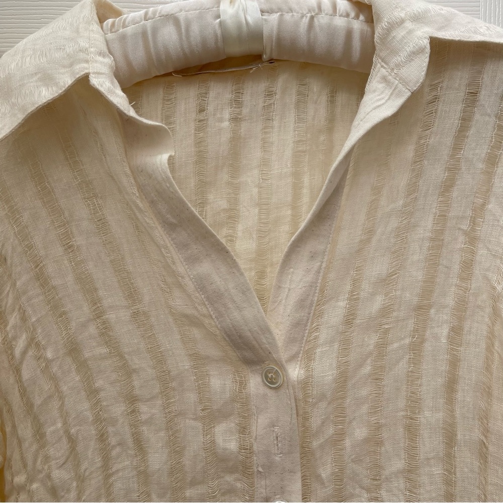 Savannah Morrow Linen button down top - Picture 3 of 4